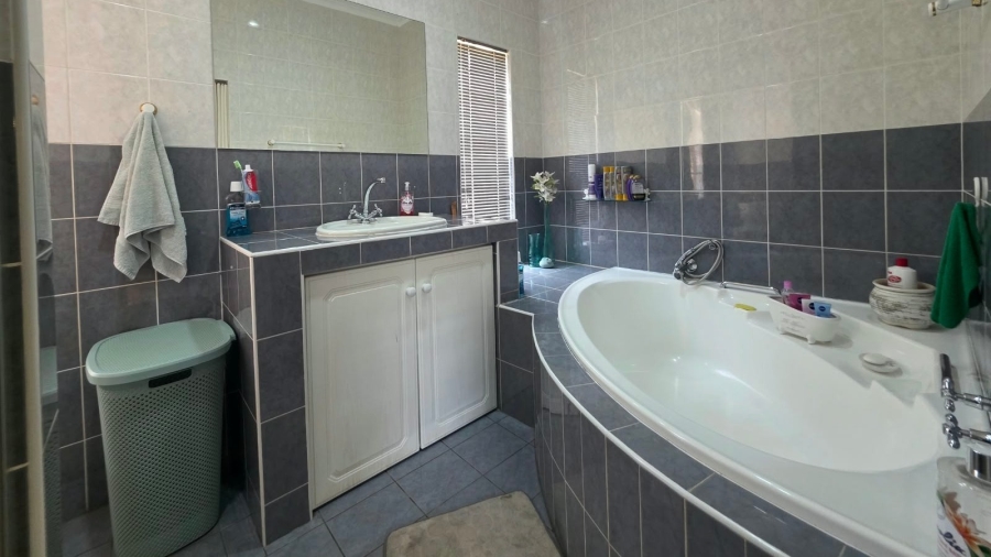 4 Bedroom Property for Sale in Cashan North West